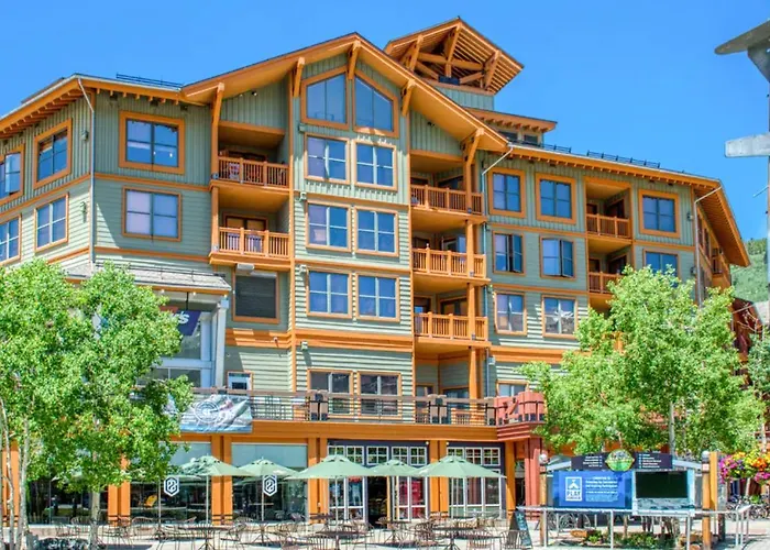 Summit House 406