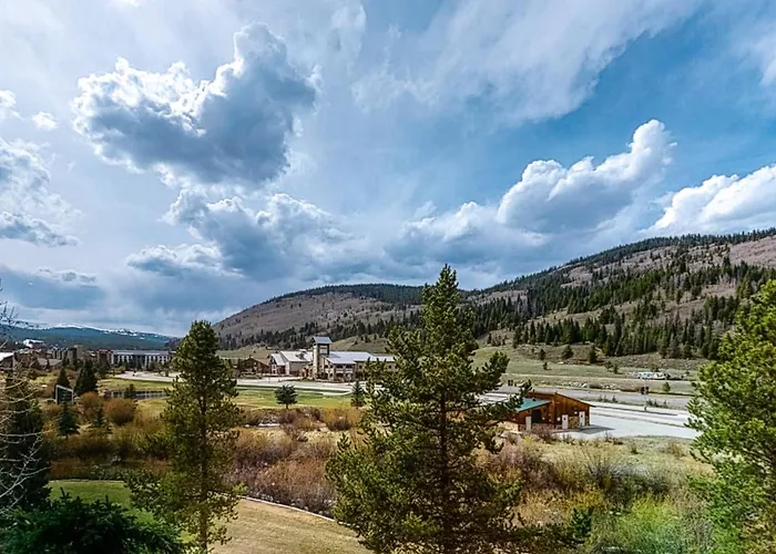 Summit House East 309
